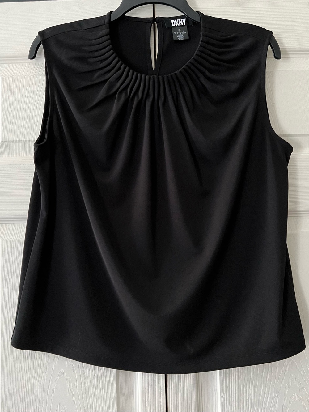 NWOT—DKNY Black Sleeveless Keyhole Neck Gathered Top